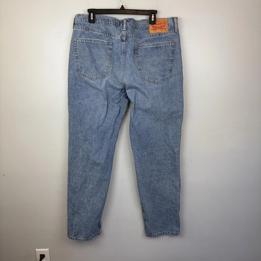 Levis 541 Jeans Mens 36x32 Light Wash Blue Athletic Taper Stretch‎ Distressed